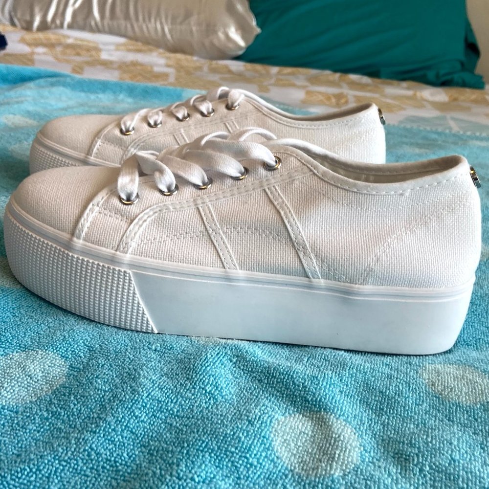 Like New White Steve Madden Platform Sneakers 8.5